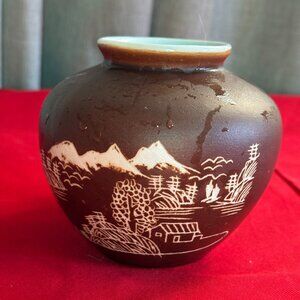 Chinese Inspired Etched Design on Ceramic Vase
